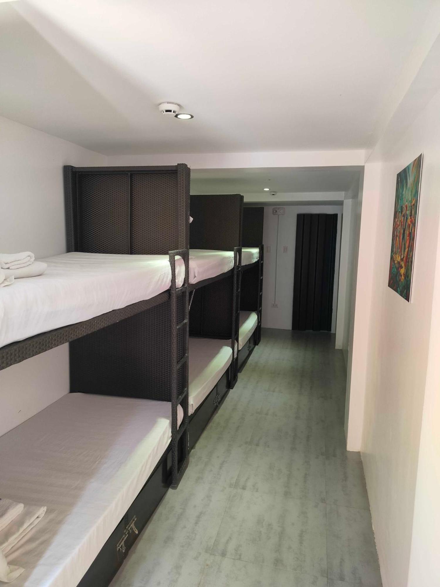 Chillax Boracay Hostel Yapak Phòng bức ảnh